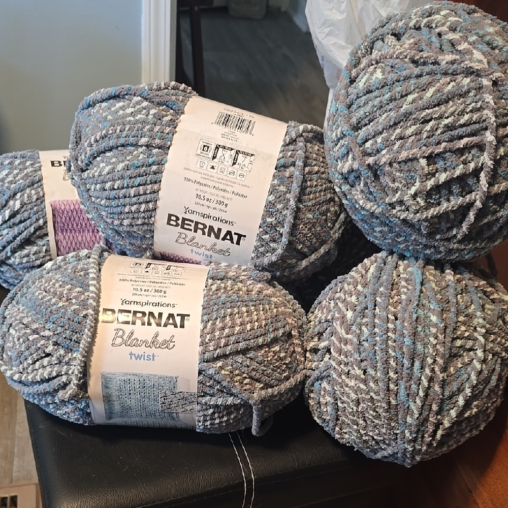 Bernat Blanket Twist Yarn Bundle of 6 HIGH TIDE new